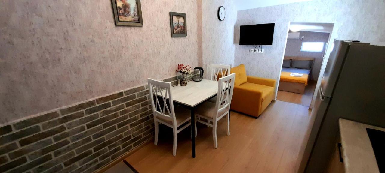Yellow Apartment Tbilisi Luaran gambar