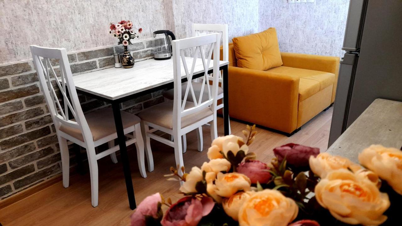 Yellow Apartment Tbilisi Luaran gambar