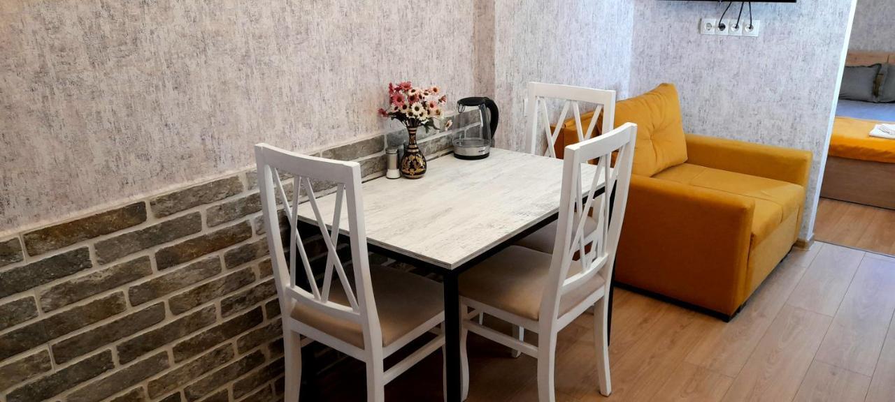 Yellow Apartment Tbilisi Luaran gambar